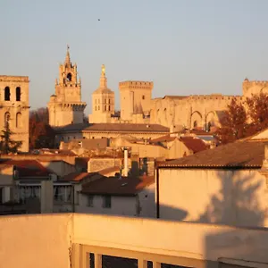https://a-la-terrasse-davignon.fr-provencehotel.com